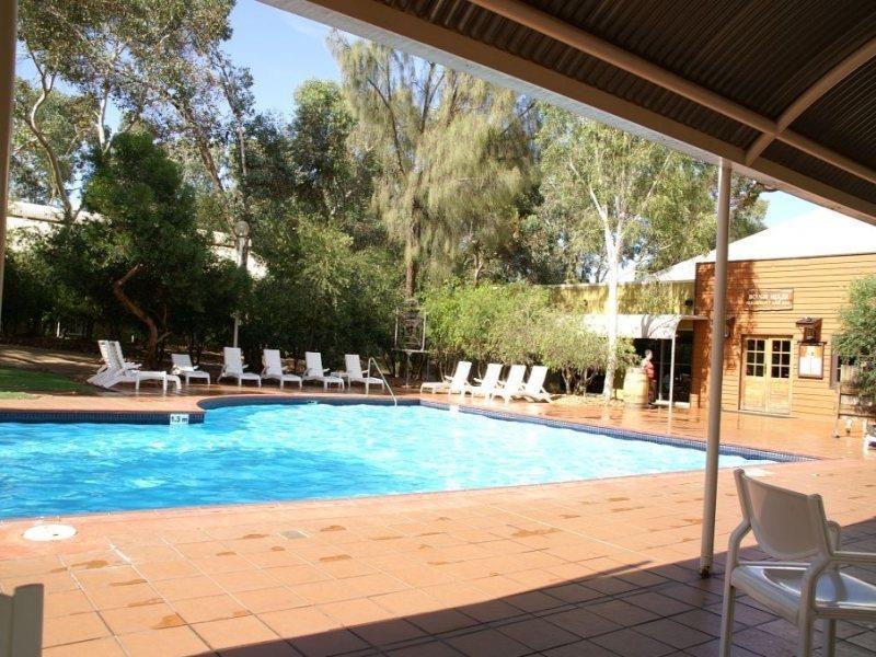Outback Hotel Ayers Rock Exterior photo