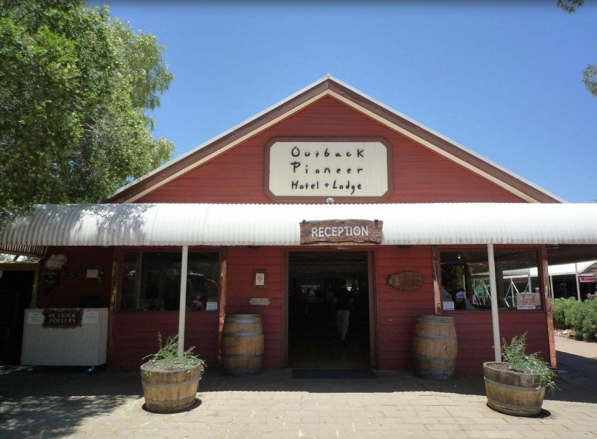 Outback Hotel Ayers Rock Exterior photo